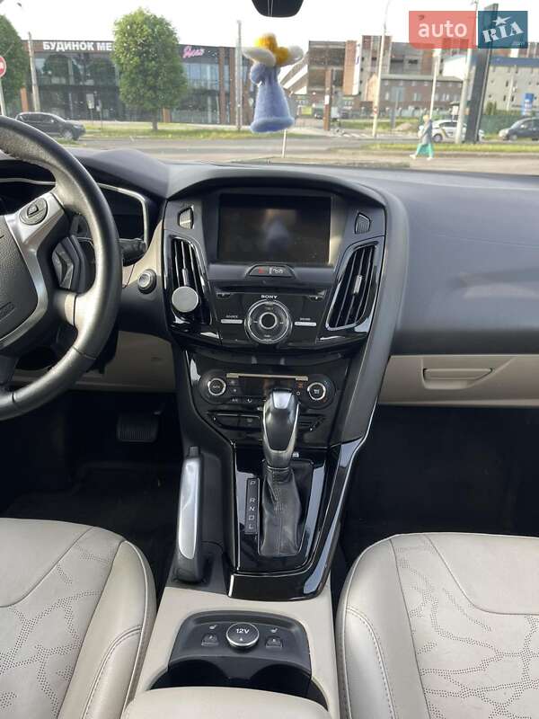 Хэтчбек Ford Focus 2012 в Луцке
