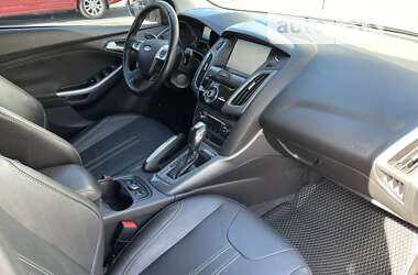 Хэтчбек Ford Focus 2013 в 
