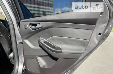 Хэтчбек Ford Focus 2013 в 