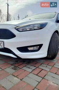 Хэтчбек Ford Focus 2017 в 