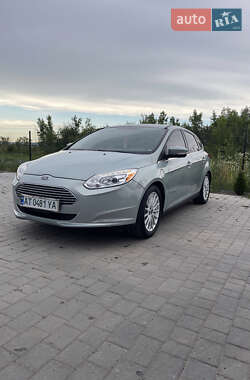 Хэтчбек Ford Focus 2013 в 