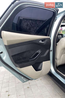 Хэтчбек Ford Focus 2013 в 