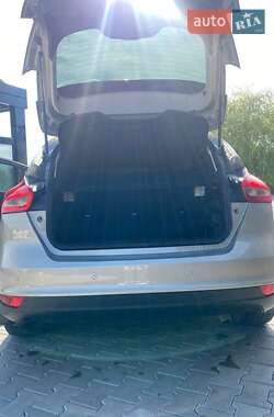 Хэтчбек Ford Focus 2015 в Кицмани