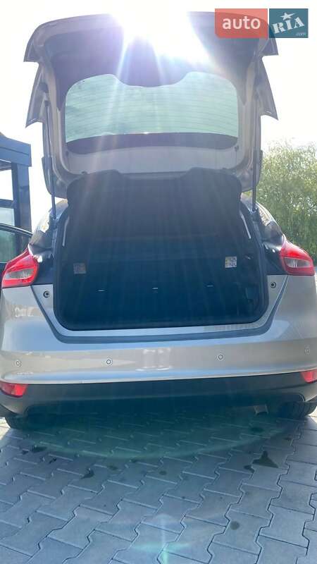 Хэтчбек Ford Focus 2015 в Кицмани