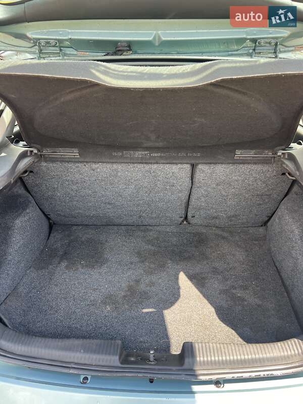 Хэтчбек Ford Focus 1999 в Изюме