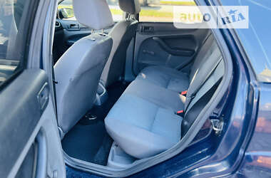 Хэтчбек Ford Focus 2007 в 