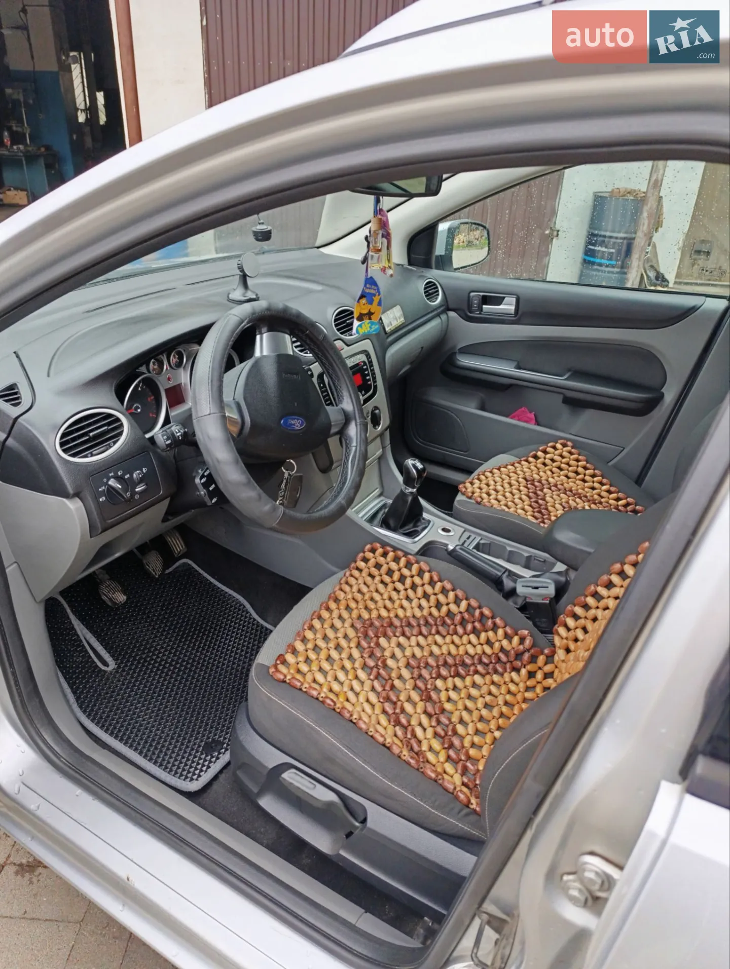 2010 Ford Focus - мініатюра 9