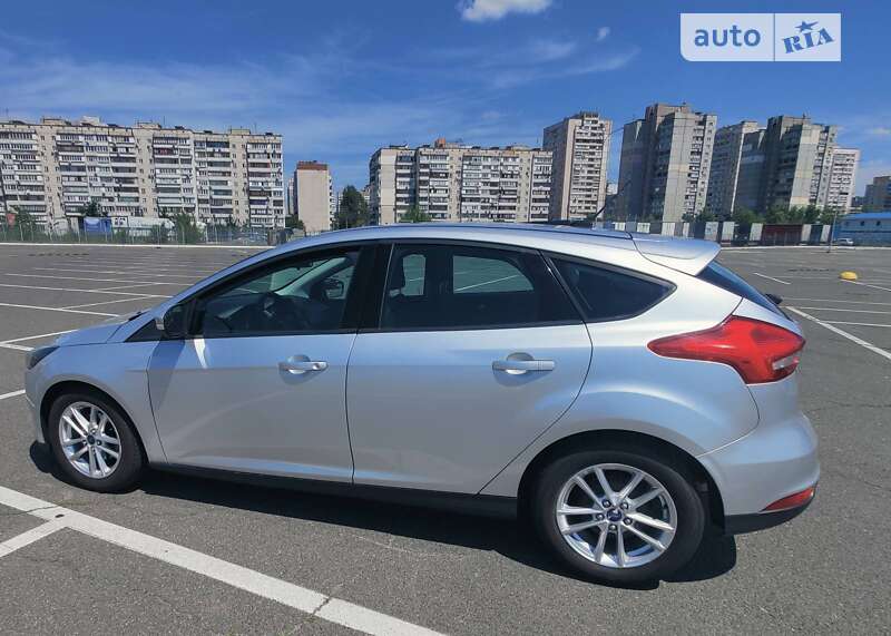 Хэтчбек Ford Focus 2015 в Киеве