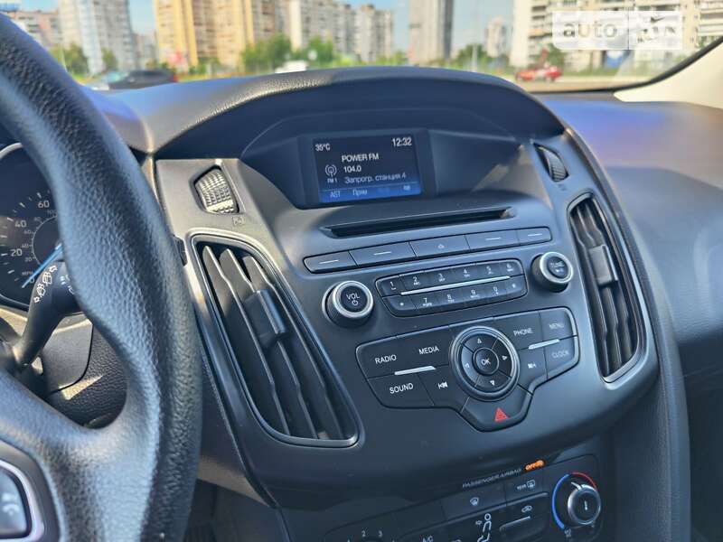Хэтчбек Ford Focus 2015 в Киеве