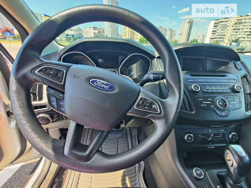 Хэтчбек Ford Focus 2015 в Киеве