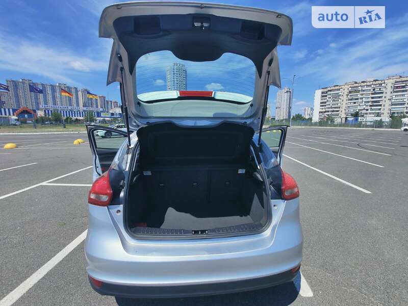 Хэтчбек Ford Focus 2015 в Киеве