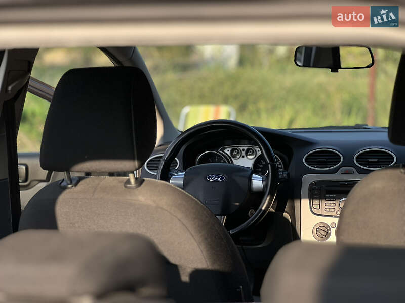 Хэтчбек Ford Focus 2010 в Киеве