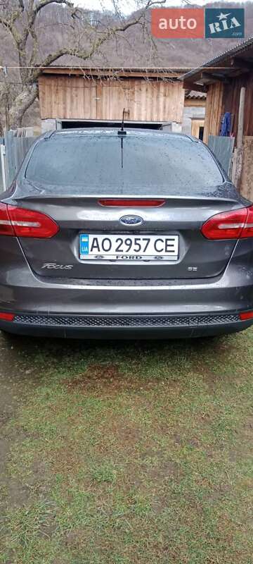 Седан Ford Focus 2016 в Воловце