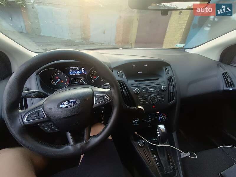 Седан Ford Focus 2015 в Полтаве фото 8 Седан Ford Focus 2015 в Полтаве