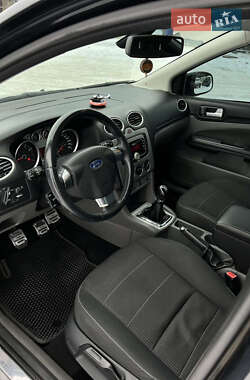 Седан Ford Focus 2010 в 