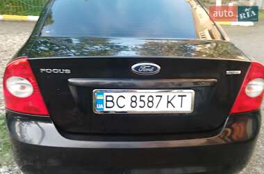 Седан Ford Focus 2011 в 