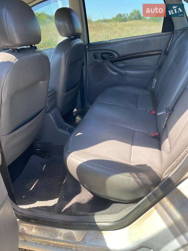 Седан Ford Focus 2000 в Новой Водолаге