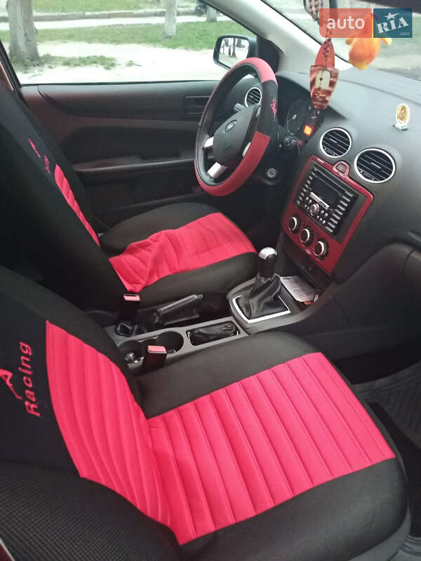 Хэтчбек Ford Focus 2007 в Бродах