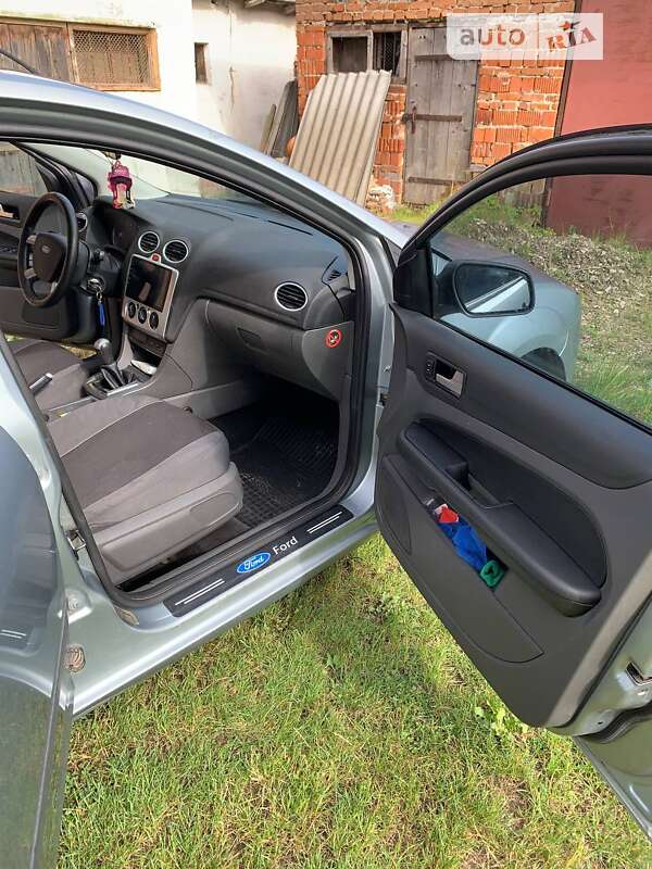 Хэтчбек Ford Focus 2005 в Самборе