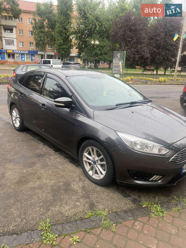 Седан Ford Focus 2015 в Ужгороде