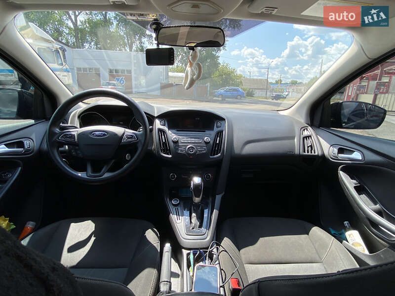 Седан Ford Focus 2014 в Десне