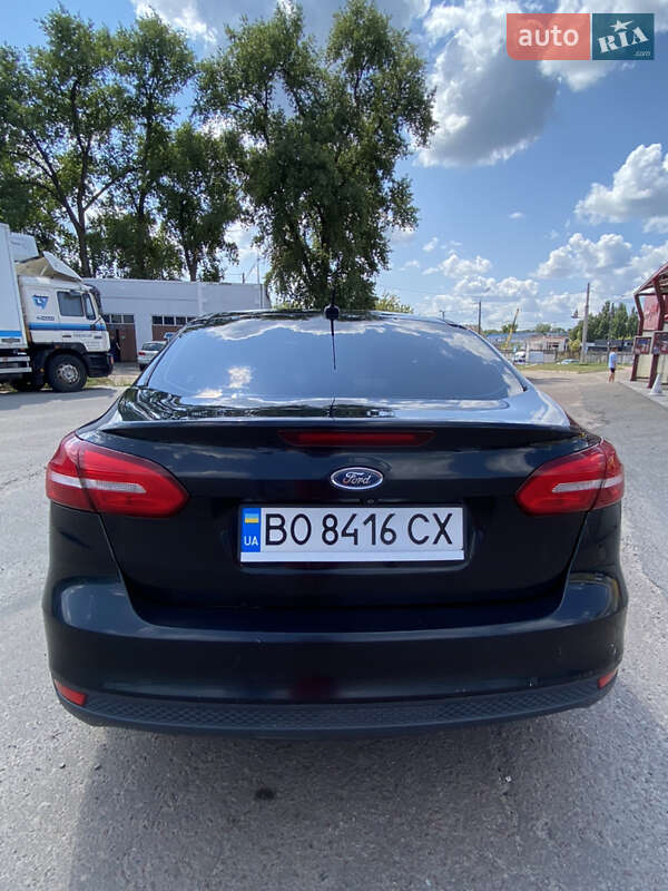 Седан Ford Focus 2014 в Десне
