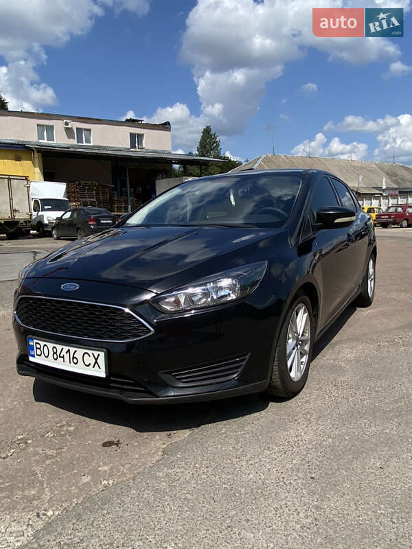 Седан Ford Focus 2014 в Десне
