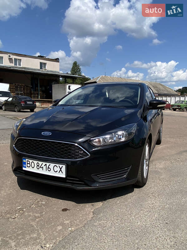 Седан Ford Focus 2014 в Десне