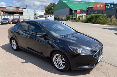 Седан Ford Focus 2014 в Десне