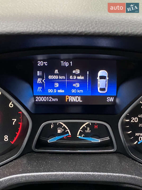Седан Ford Focus 2014 в Десне