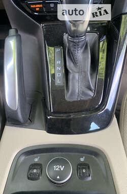 Хэтчбек Ford Focus 2012 в 