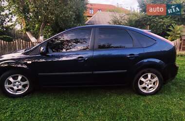 Хэтчбек Ford Focus 2005 в 