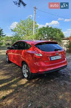 Хэтчбек Ford Focus 2013 в 