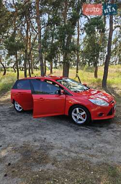 Хэтчбек Ford Focus 2013 в 