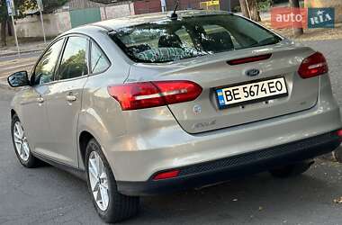 Седан Ford Focus 2015 в 