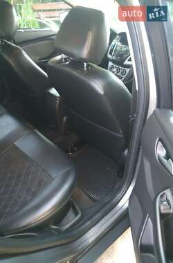 Седан Ford Focus 2014 в 