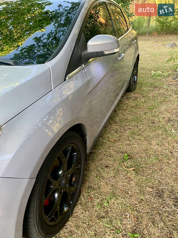 Хэтчбек Ford Focus 2011 в Киеве