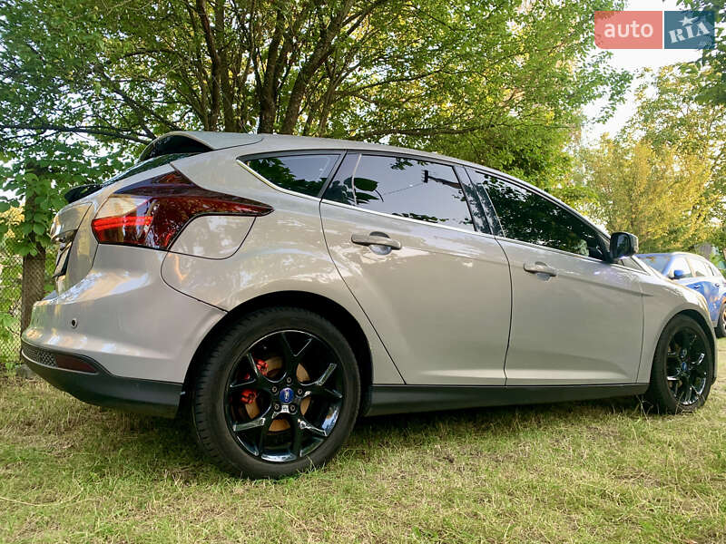 Хэтчбек Ford Focus 2011 в Киеве