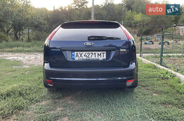 Хэтчбек Ford Focus 2005 в 