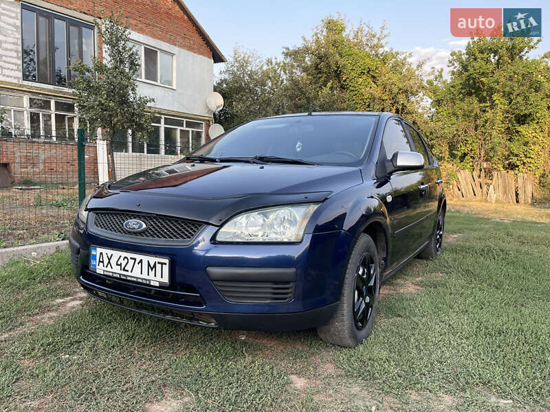 Хэтчбек Ford Focus 2005 в 