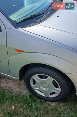 Седан Ford Focus 2004 в Краковце