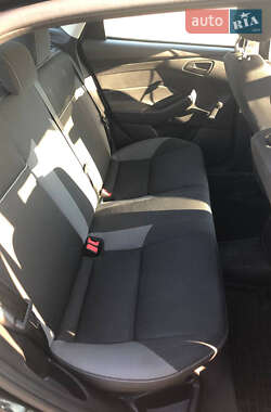 Седан Ford Focus 2013 в 