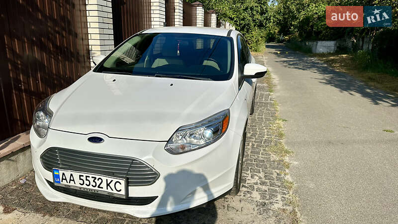 Хэтчбек Ford Focus 2012 в Киеве