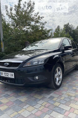 Универсал Ford Focus 2010 в Дубровице