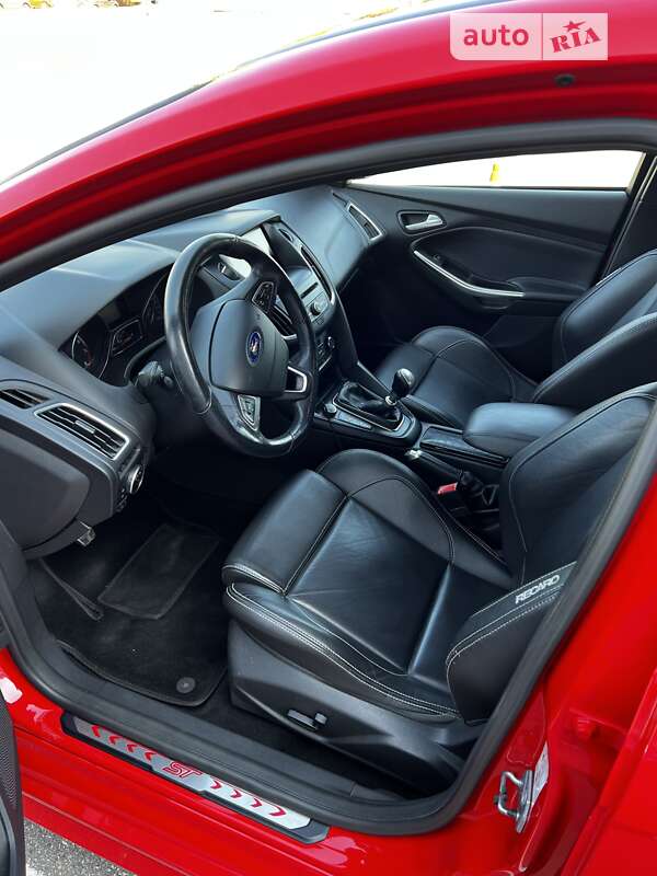 Хэтчбек Ford Focus 2016 в Киеве фото 13 Хэтчбек Ford Focus 2016 в Киеве