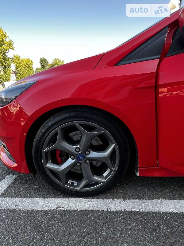 Хэтчбек Ford Focus 2016 в Киеве фото 15 Хэтчбек Ford Focus 2016 в Киеве