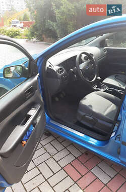 Хэтчбек Ford Focus 2005 в Запорожье
