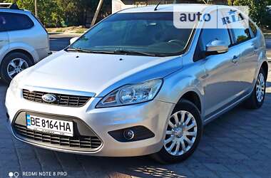 Хэтчбек Ford Focus 2010 в Новой Одессе