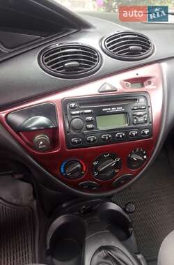 Седан Ford Focus 2001 в 