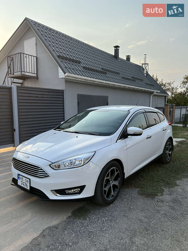 Хэтчбек Ford Focus 2015 в Днепре